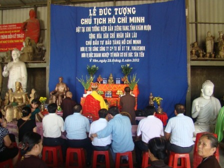 Lễ đúc tượng Chủ tịch Hồ Chí Minh đặt tại CHDCND Lào